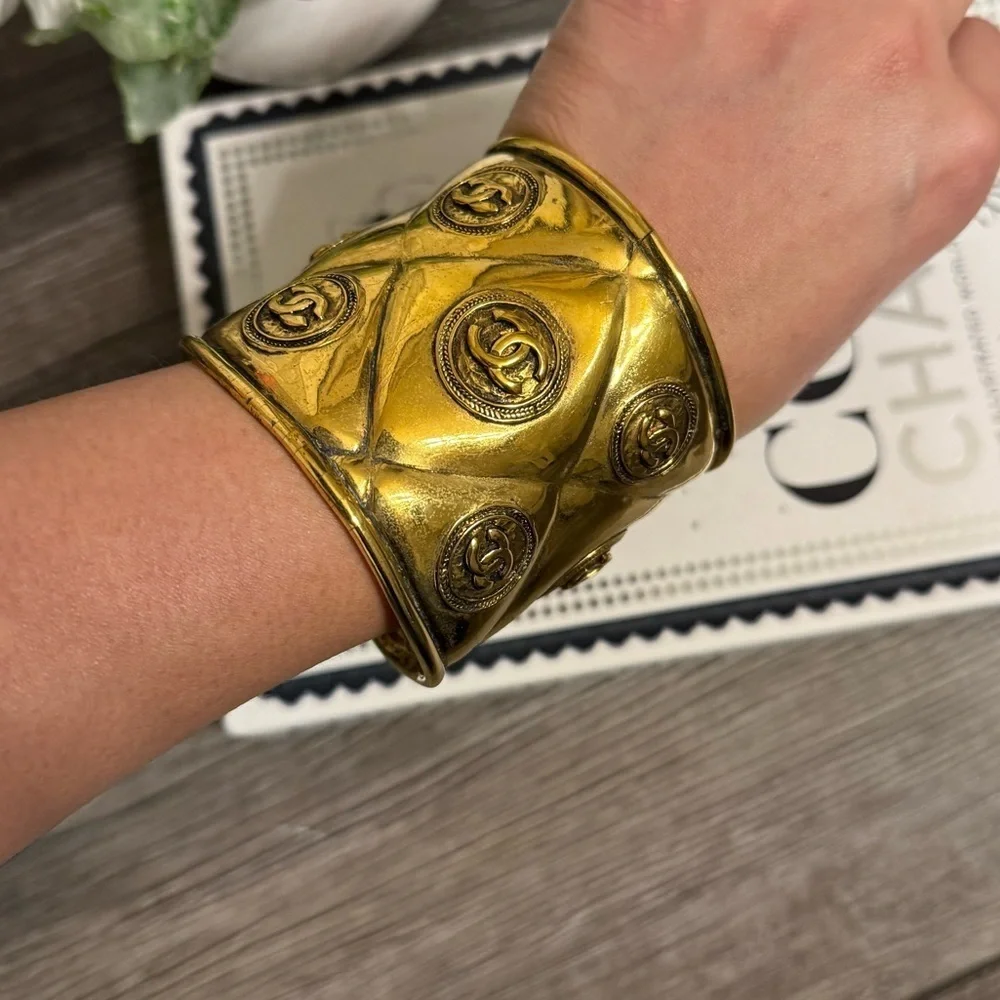 CHANEL Vintage Gold CC Logo Wide Cuff Bracelet - Picture 10 of 11